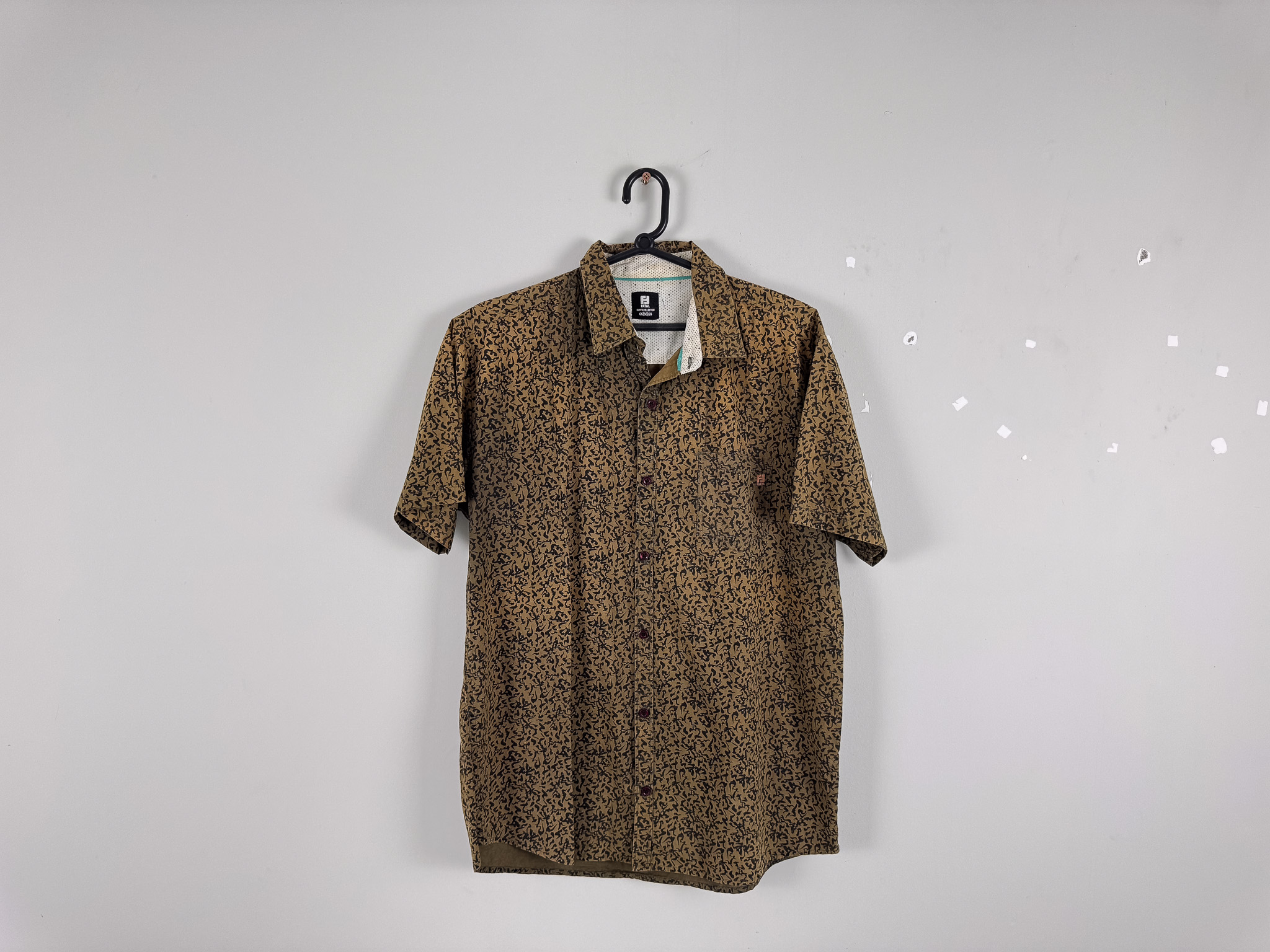 Camisa Manga Curta Estampada Marrom