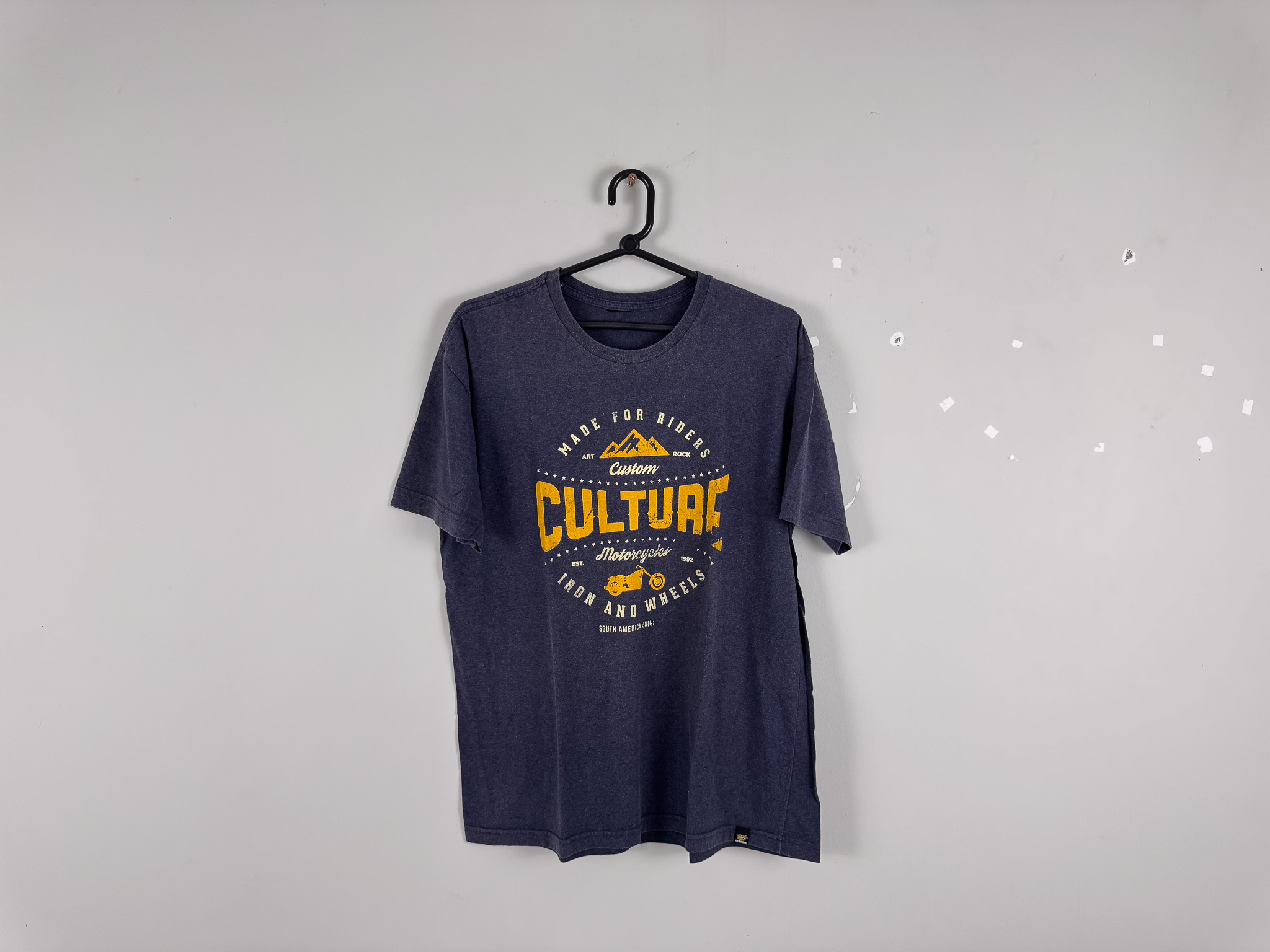 Camiseta Azul Marinho Estampa Culture