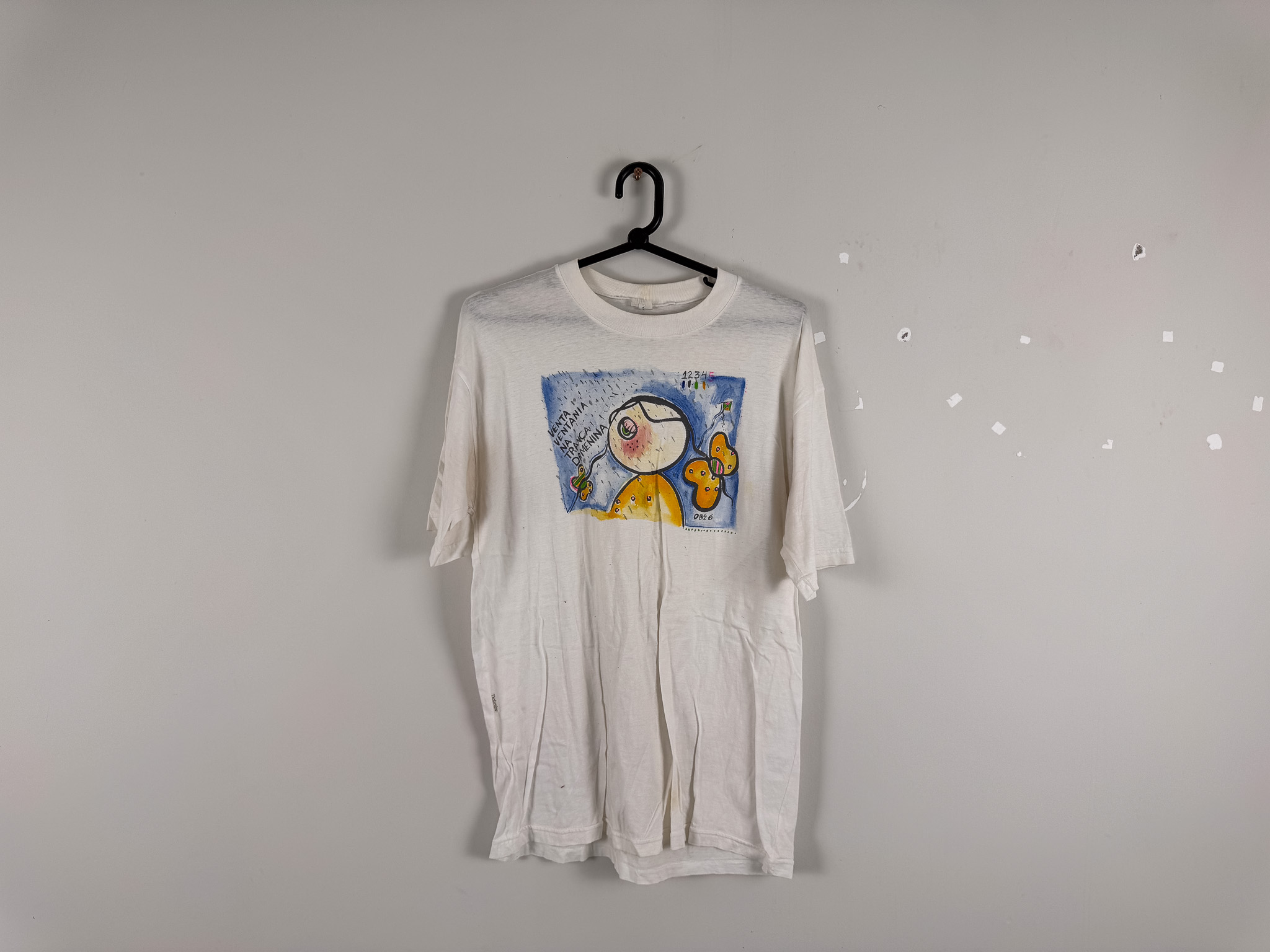 Camiseta Branca Estampa Artística