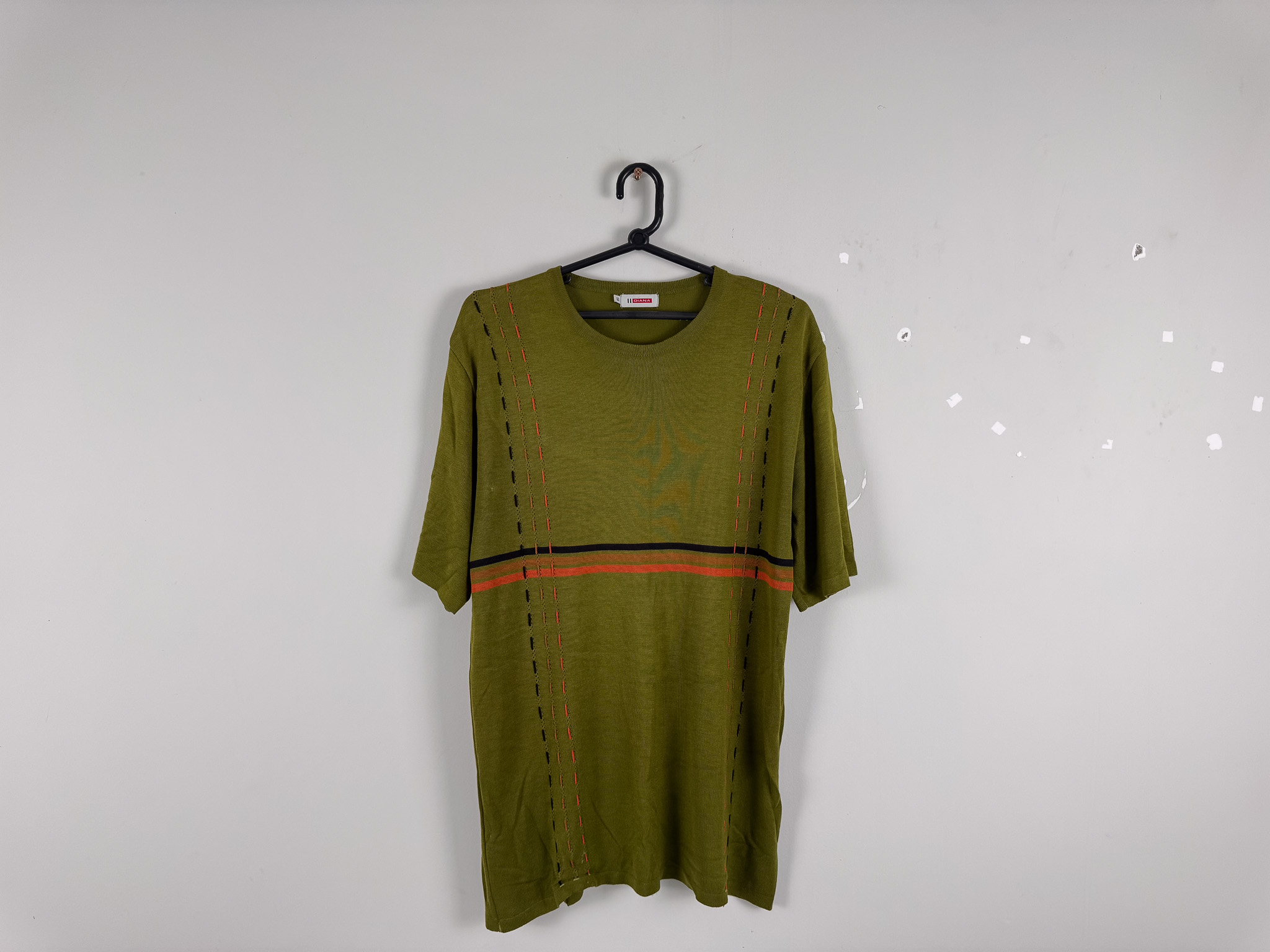 Blusa Verde Oliva Detalhe Listra Laranja