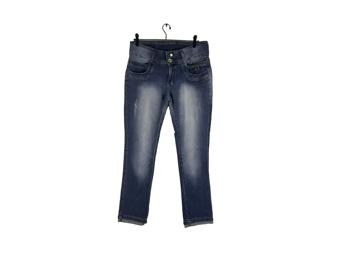Calça Jeans Lavada Detalhes Metálicos
