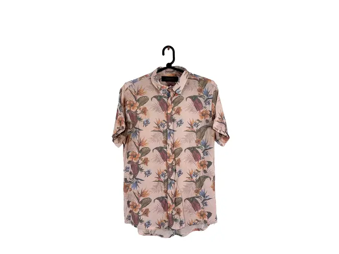 Camisa Manga Curta Estampa Tropical Rosa